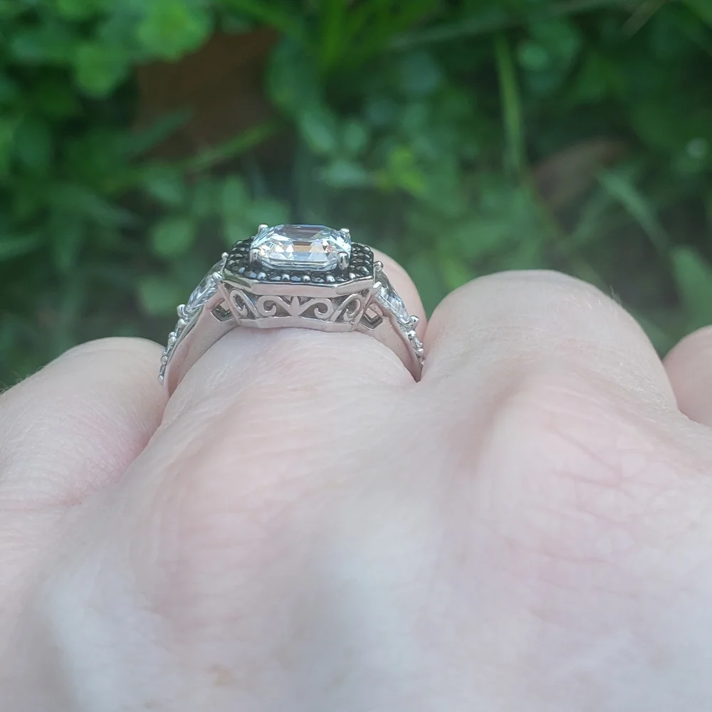 DIAMONIQUE ASSCHER RING - Picture 9 of 9